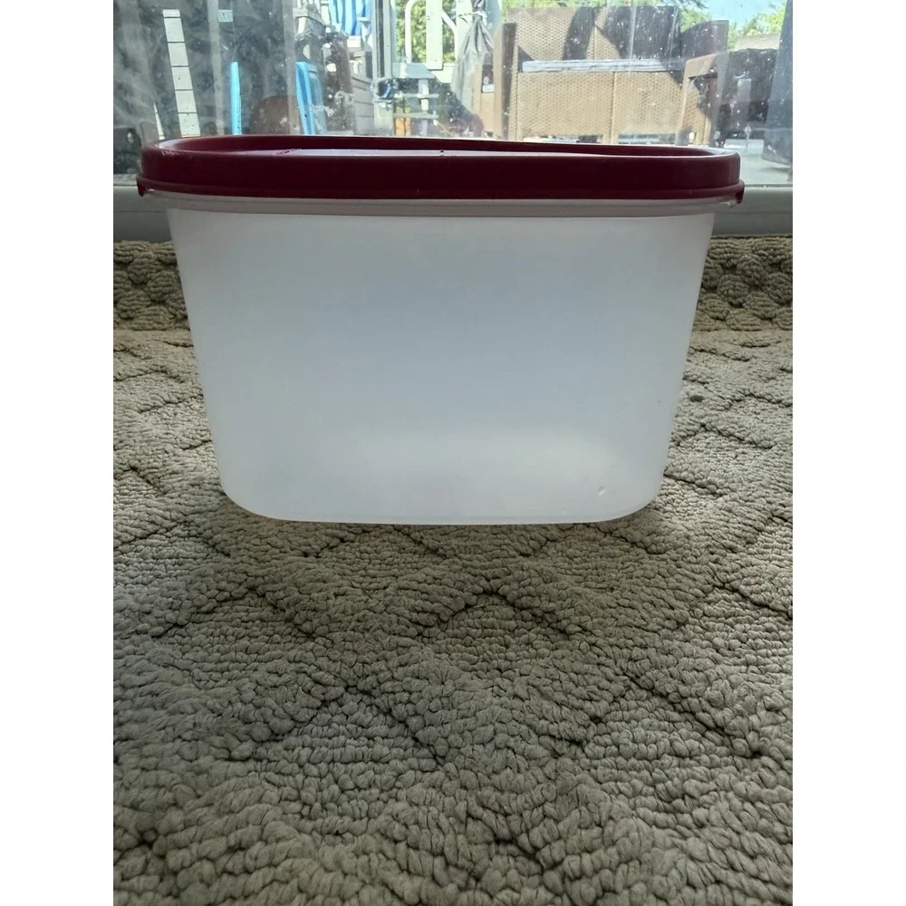 Vintage Tupperware Oval Modular Mates #2 1612-16 4 3/4 Cup Red Lid 1616-15